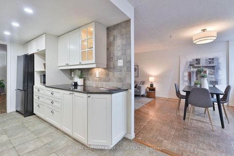 Photo 12 at 1007 - 360 Bloor Street E, Moore Park, Toronto