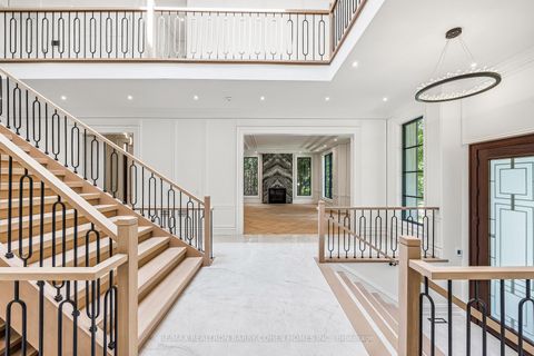 Photo 4 at 27 Penwood Crescent, Don Mills, Toronto