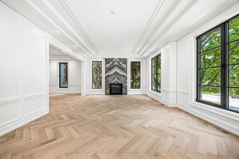 Photo 7 at 27 Penwood Crescent, Don Mills, Toronto