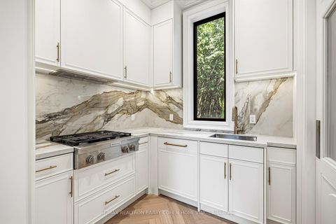 Photo 15 at 27 Penwood Crescent, Don Mills, Toronto