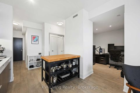 Photo 3 at 1703 - 101 Erskine Avenue, Mount Pleasant West, Toronto
