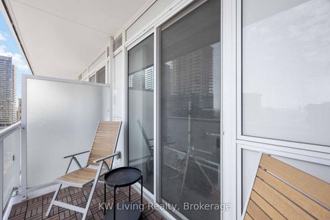 Photo 12 at 1703 - 101 Erskine Avenue, Mount Pleasant West, Toronto