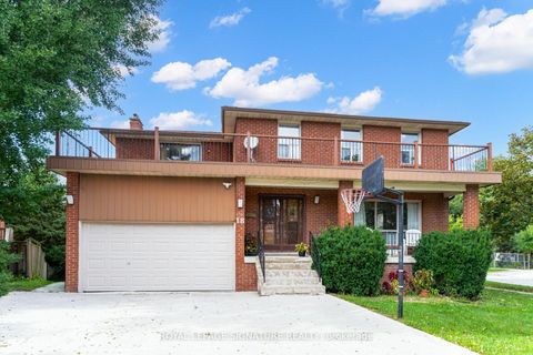 Photo 0 at 18 Parravano Court, Willowdale West, Toronto