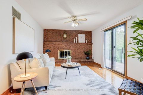 Photo 10 at 18 Parravano Court, Willowdale West, Toronto