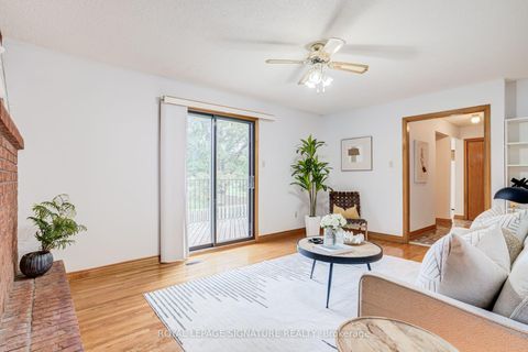 Photo 12 at 18 Parravano Court, Willowdale West, Toronto