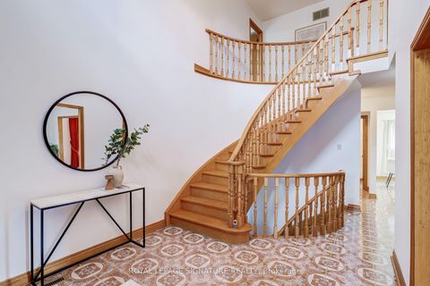 Photo 13 at 18 Parravano Court, Willowdale West, Toronto