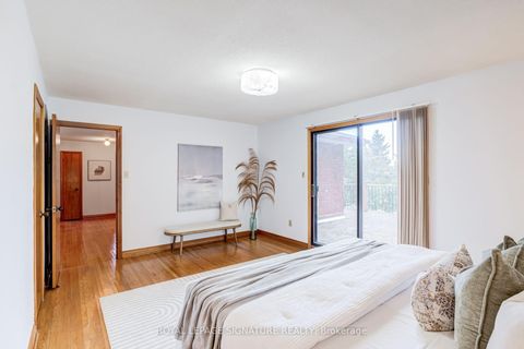 Photo 17 at 18 Parravano Court, Willowdale West, Toronto