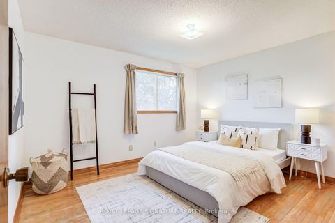 Photo 18 at 18 Parravano Court, Willowdale West, Toronto
