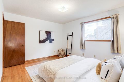 Photo 19 at 18 Parravano Court, Willowdale West, Toronto