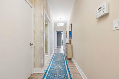 Photo 17 at 924 - 99 The Donway W, Don Mills, Toronto