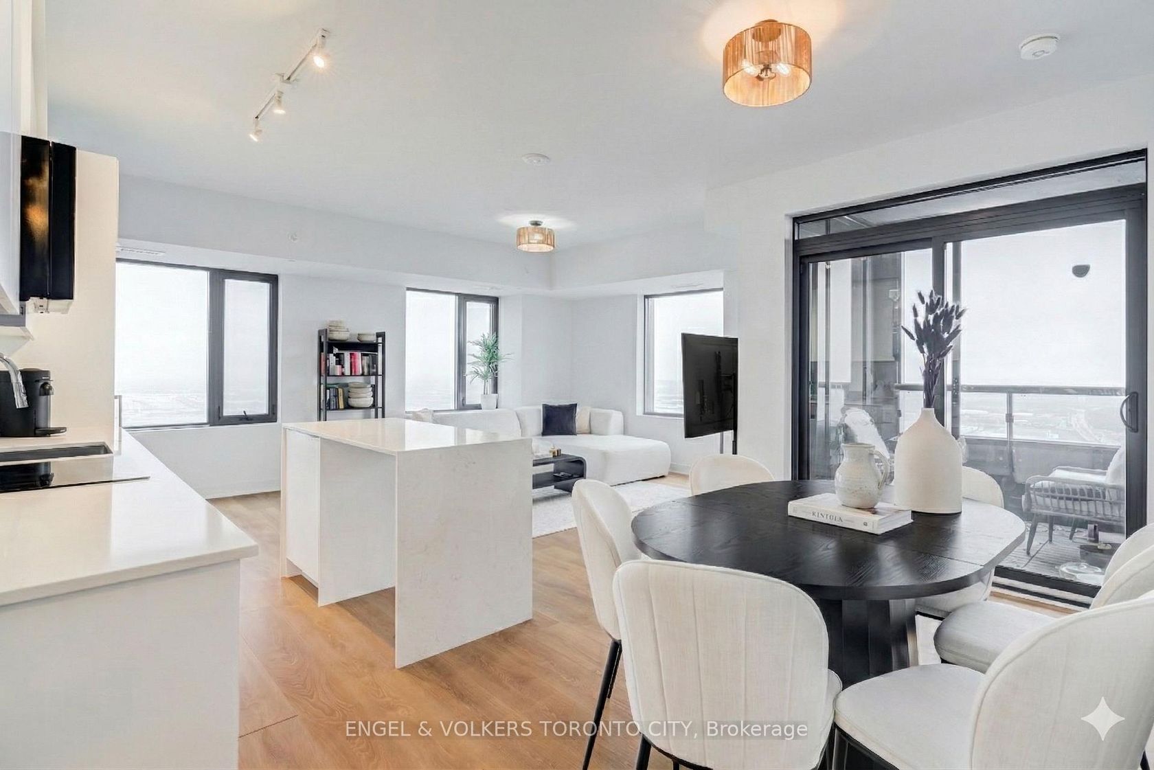 4807 - 2920 Highway 7 Road, Concord, Vaughan photo number 2