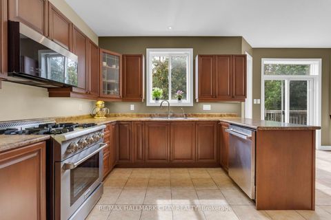 Photo 4 at 46 Birkhall Place, Shore, Barrie