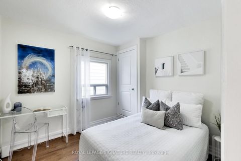 Photo 14 at 36 Criscoe Street, Smythe, Toronto