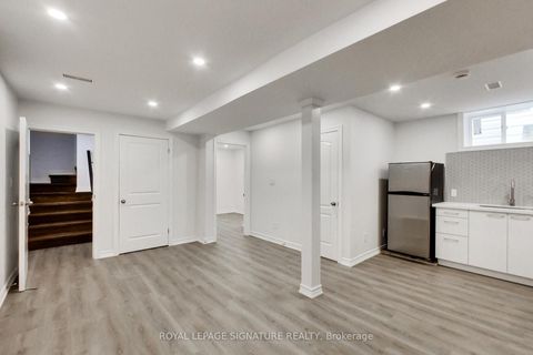 Photo 34 at 36 Criscoe Street, Smythe, Toronto