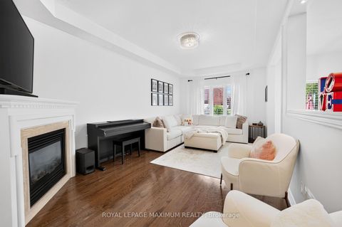 Photo 4 at 95 White Beach Crescent, Patterson, Vaughan