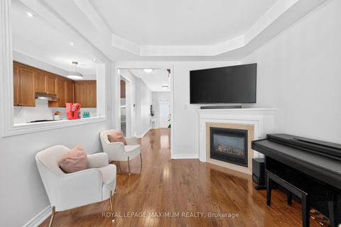 Photo 8 at 95 White Beach Crescent, Patterson, Vaughan