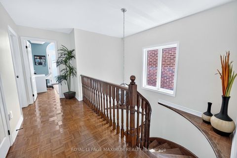 Photo 16 at 95 White Beach Crescent, Patterson, Vaughan