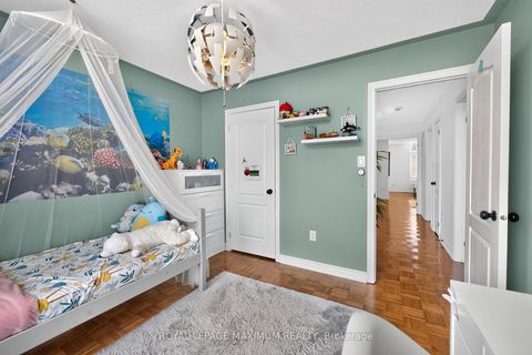 Photo 24 at 95 White Beach Crescent, Patterson, Vaughan