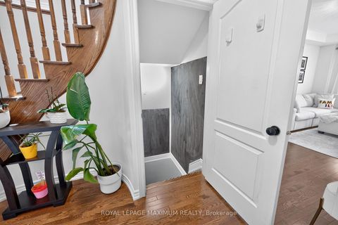 Photo 27 at 95 White Beach Crescent, Patterson, Vaughan