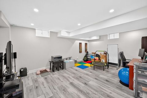 Photo 29 at 95 White Beach Crescent, Patterson, Vaughan