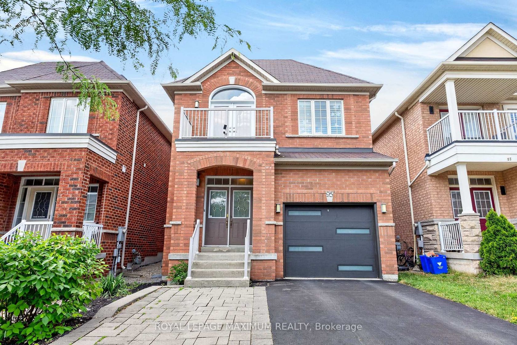 95 White Beach Crescent, Patterson, Vaughan photo 3