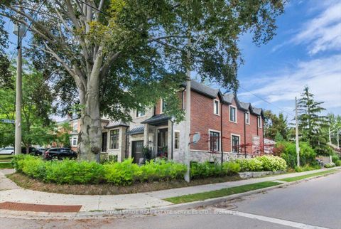 Photo 1 at 40 Divadale Drive, Leaside, Toronto