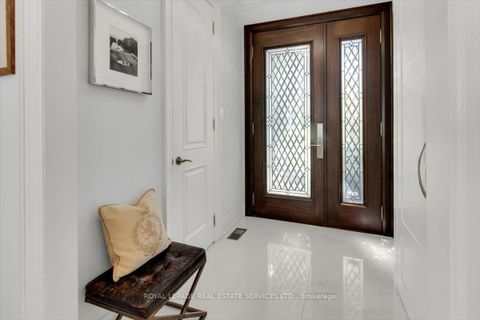 Photo 3 at 40 Divadale Drive, Leaside, Toronto