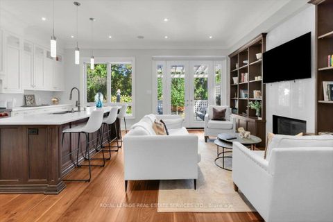 Photo 8 at 40 Divadale Drive, Leaside, Toronto