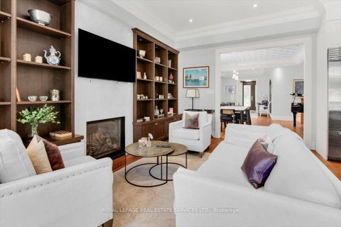 Photo 10 at 40 Divadale Drive, Leaside, Toronto