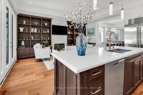 Photo 13 at 40 Divadale Drive, Leaside, Toronto
