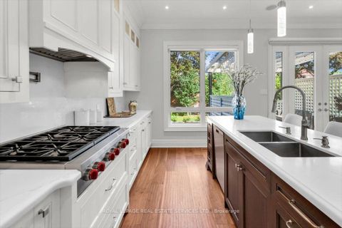 Photo 14 at 40 Divadale Drive, Leaside, Toronto