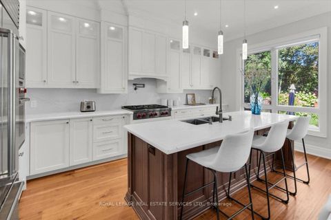 Photo 15 at 40 Divadale Drive, Leaside, Toronto