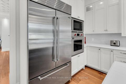 Photo 16 at 40 Divadale Drive, Leaside, Toronto