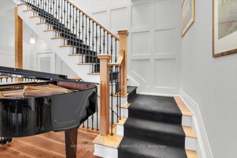 Photo 17 at 40 Divadale Drive, Leaside, Toronto