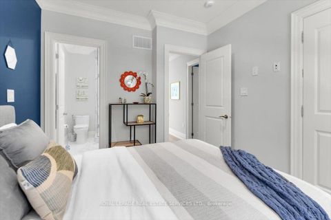 Photo 20 at 40 Divadale Drive, Leaside, Toronto