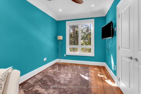 Photo 23 at 40 Divadale Drive, Leaside, Toronto