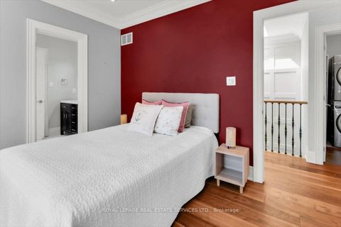 Photo 25 at 40 Divadale Drive, Leaside, Toronto