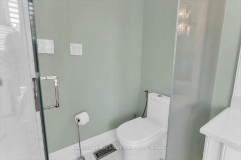Photo 27 at 40 Divadale Drive, Leaside, Toronto