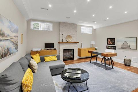 Photo 33 at 40 Divadale Drive, Leaside, Toronto