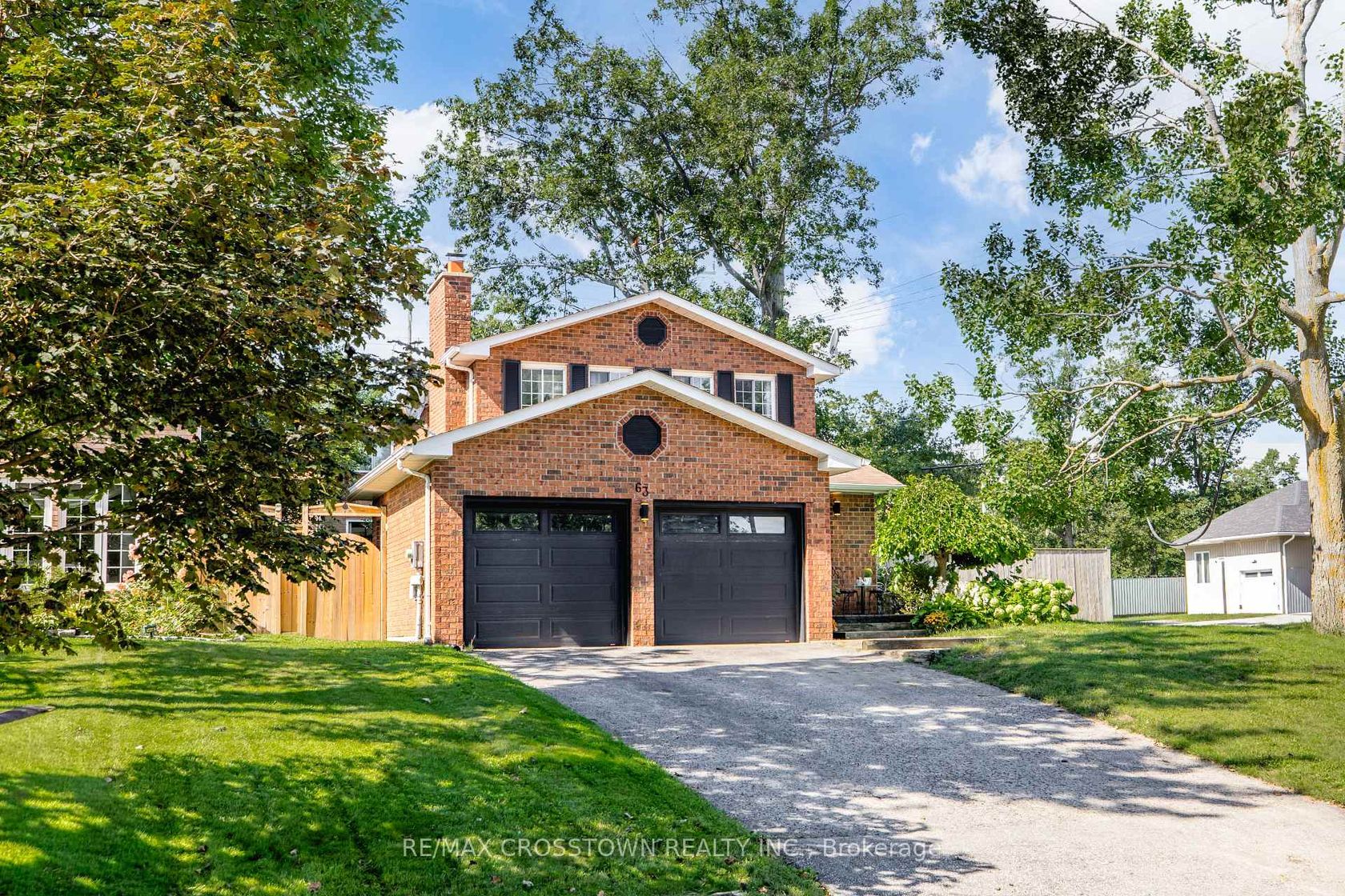 63 Oakridge Drive, Sunnidale, Barrie photo number 2