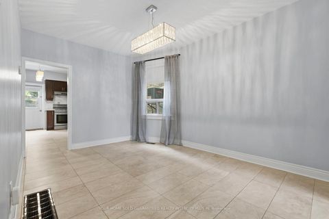 Photo 11 at 617 Delaware Avenue N, Wychwood, Toronto