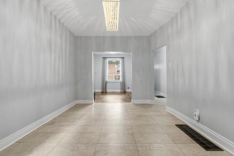 Photo 13 at 617 Delaware Avenue N, Wychwood, Toronto