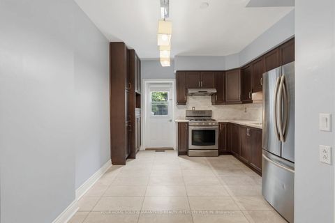 Photo 14 at 617 Delaware Avenue N, Wychwood, Toronto