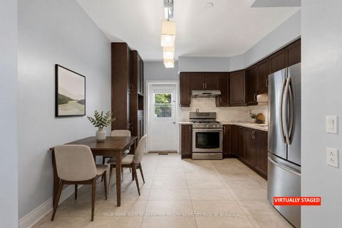 Photo 15 at 617 Delaware Avenue N, Wychwood, Toronto