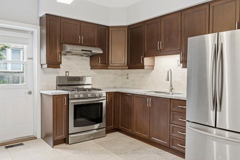 Photo 16 at 617 Delaware Avenue N, Wychwood, Toronto
