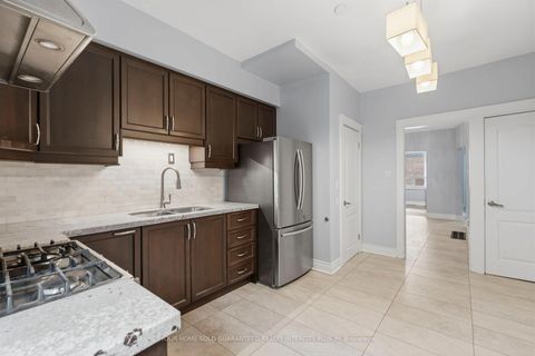 Photo 22 at 617 Delaware Avenue N, Wychwood, Toronto