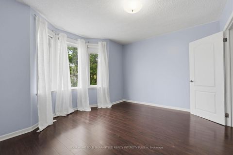 Photo 33 at 617 Delaware Avenue N, Wychwood, Toronto