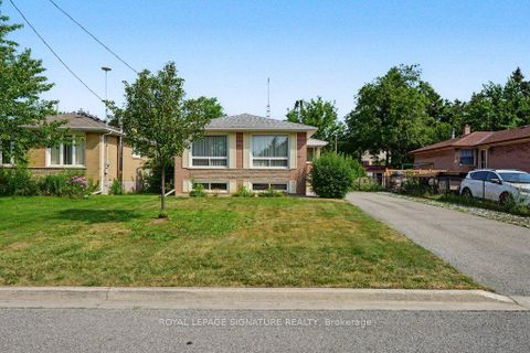 Photo 2 at 407 Wenlock Avenue, Harding, Richmond Hill