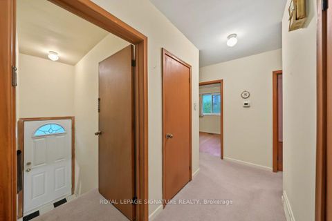 Photo 17 at 407 Wenlock Avenue, Harding, Richmond Hill