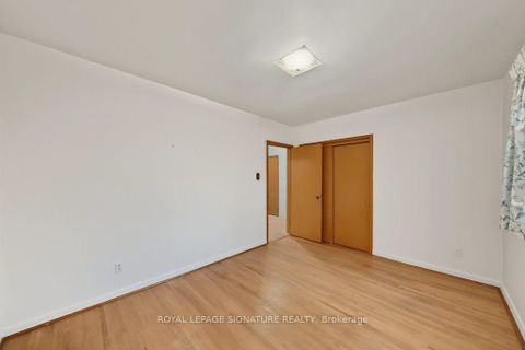Photo 19 at 407 Wenlock Avenue, Harding, Richmond Hill